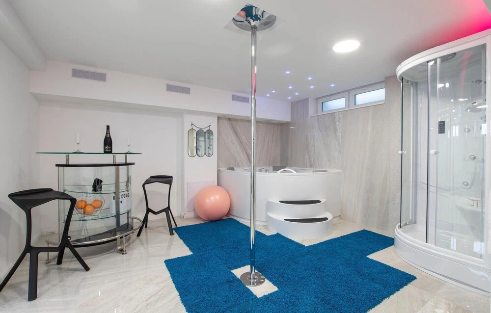 Beautiful Home in Zrnovnica With Sauna, Wifi and Outdoor Swimming Pool