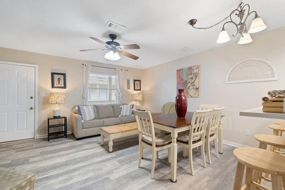 Gulf View Condos by Hosteeva