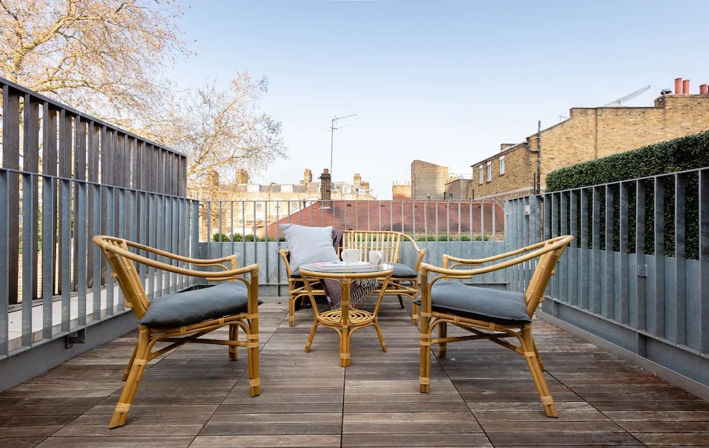 The Chelsea Walk - Modern & Bright 3BDR House with Rooftop & Parking