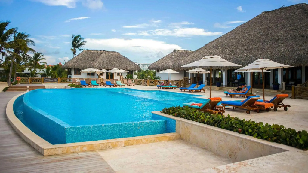 Cozy 1BDR with Pool Golf View at Cana Pearl