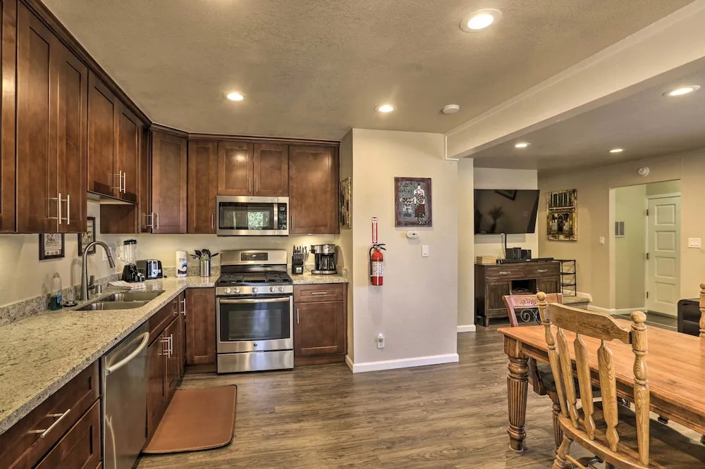 6 Mi to Heavenly Mountain: South Lake Tahoe Rental