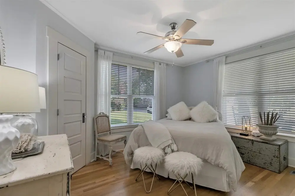Gorgeous Home 2 Blks to Main St With Pool and Spa!