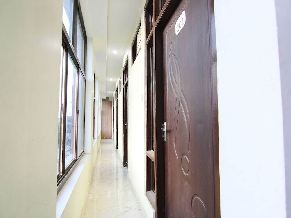 OYO 10969 Hotel US Residency