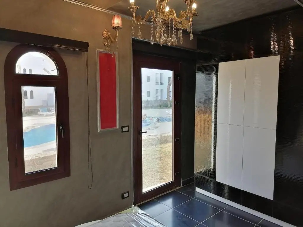 Chic Apartment 1