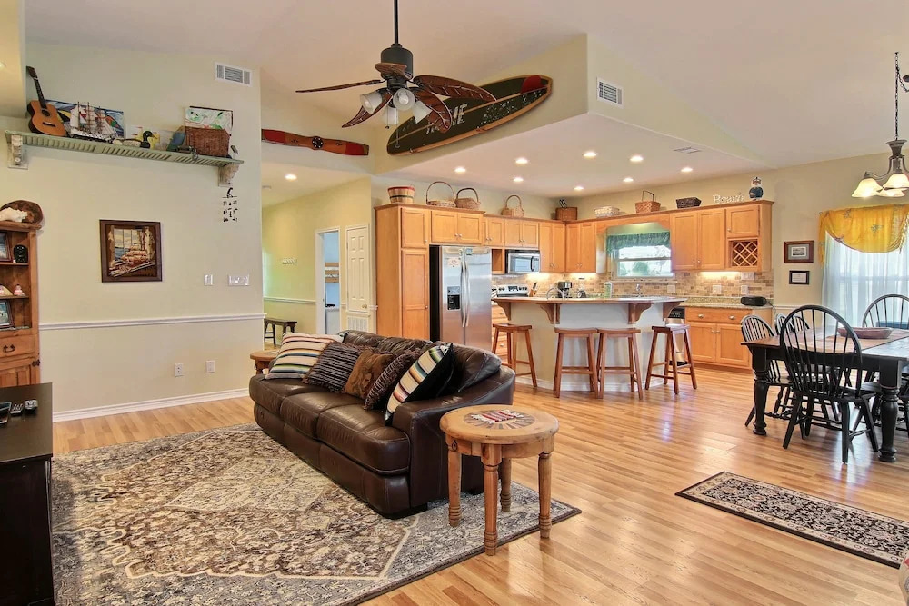 Casa Playa 3 Bedrooms 3 Bathrooms Home