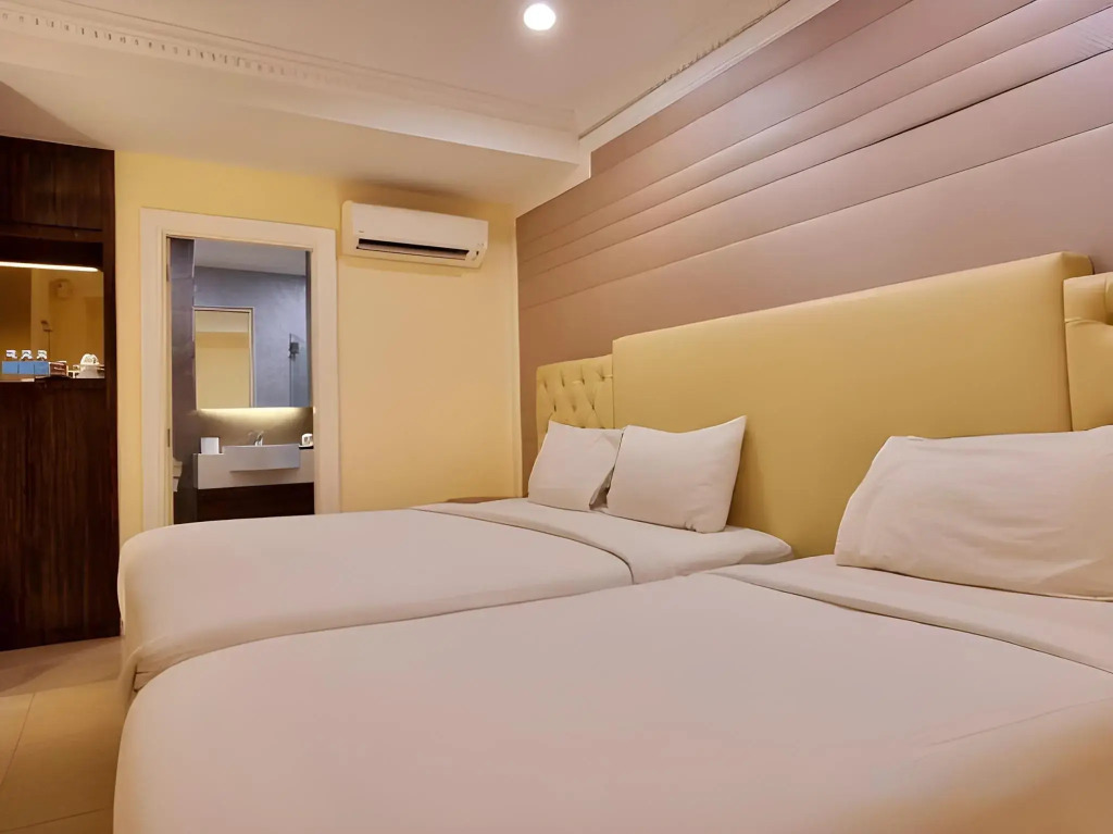 Ritzton Hotel