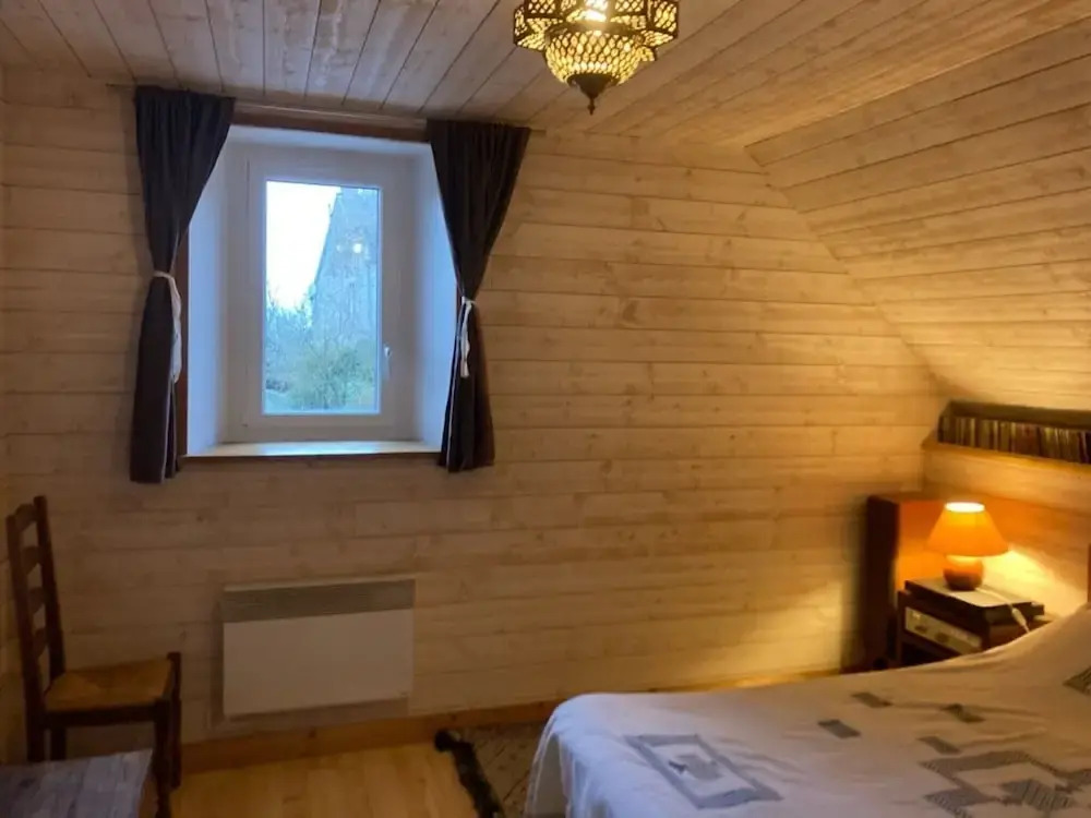 Spacious Holiday Home Near Omaha Beach