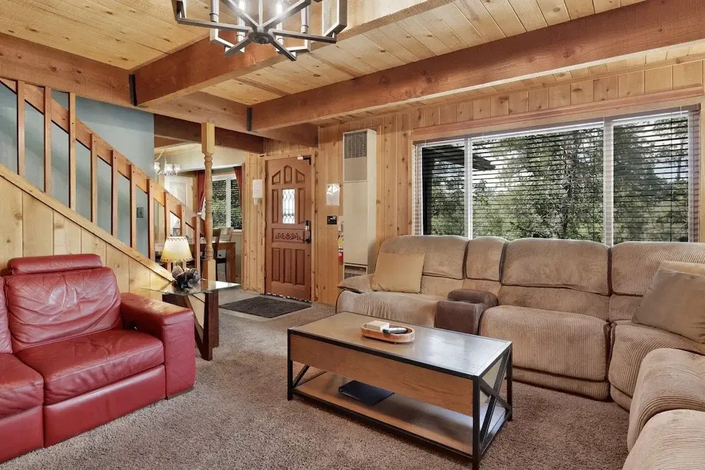 2166-alpine Adventure 5 Bedroom Home by RedAwning