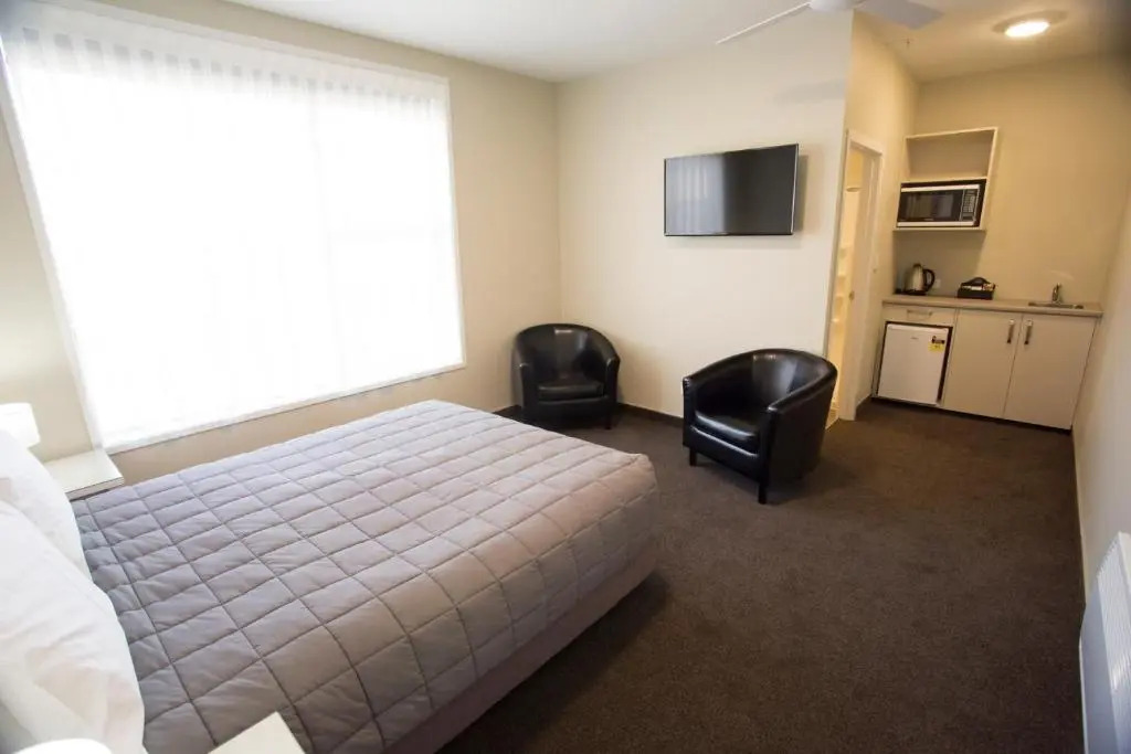 Stumpers Hotel