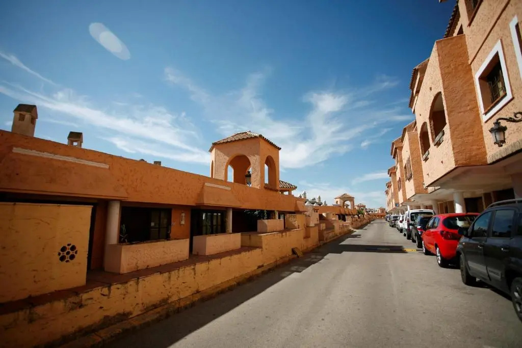 Bahia Sur Duplex 6 pax con Wifi y piscina abierta 12jun-13sep -parking gratis