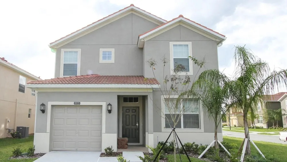 8925 Sugar Palm Road