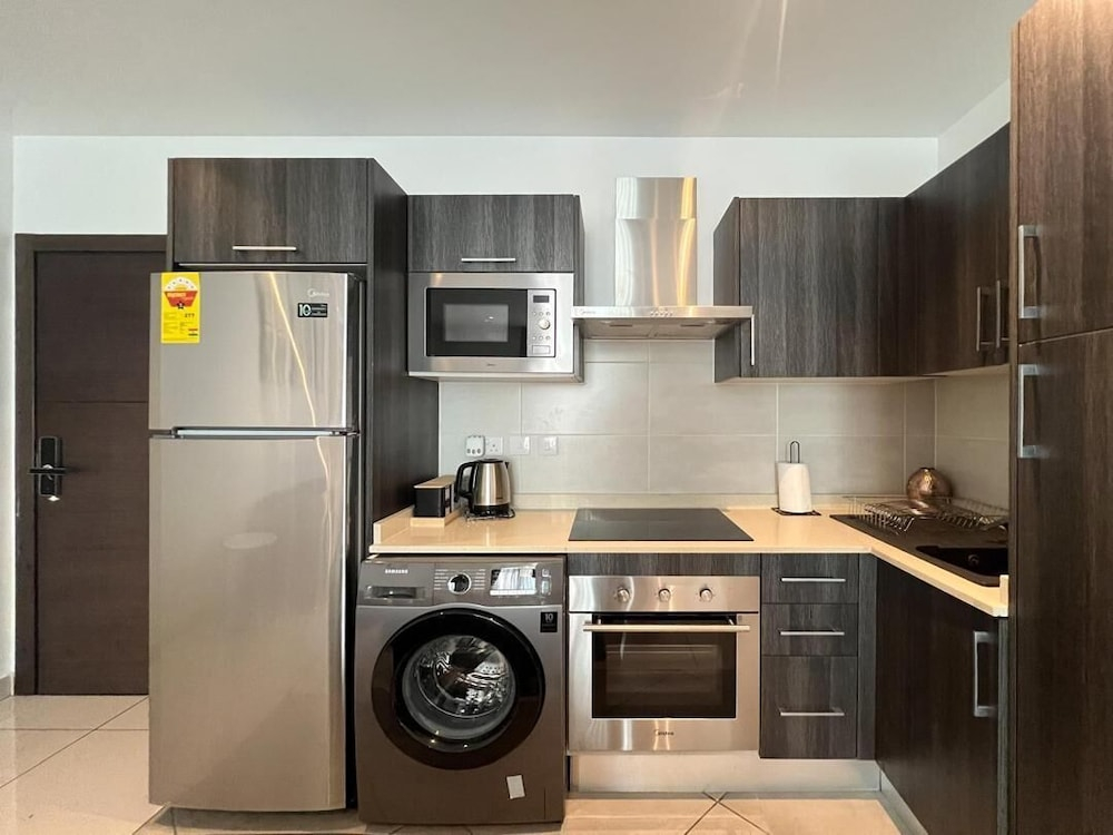 Royal Luxury Apartments at Embassy Gardens