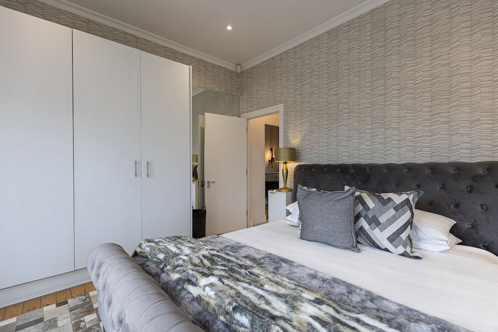 Clifton YOLO Spaces - Clifton Boutique Villa