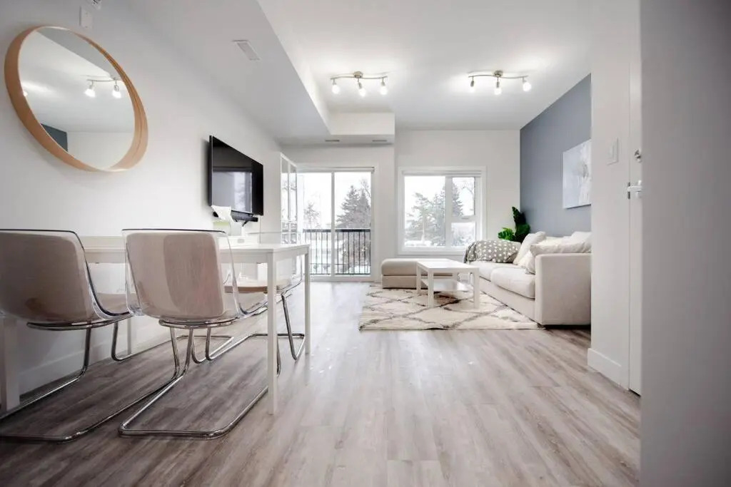Upscale 2 bedroom Townhouse near Univ of Manitoba
