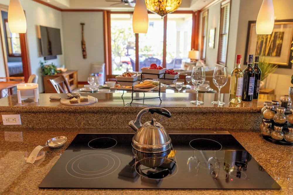 Kolea - Walk to Beach with Pool Access