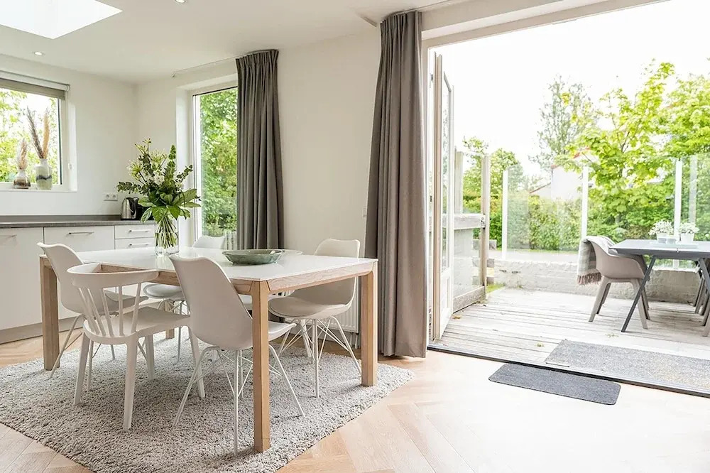 Nice, Modern Furnished Holiday Home