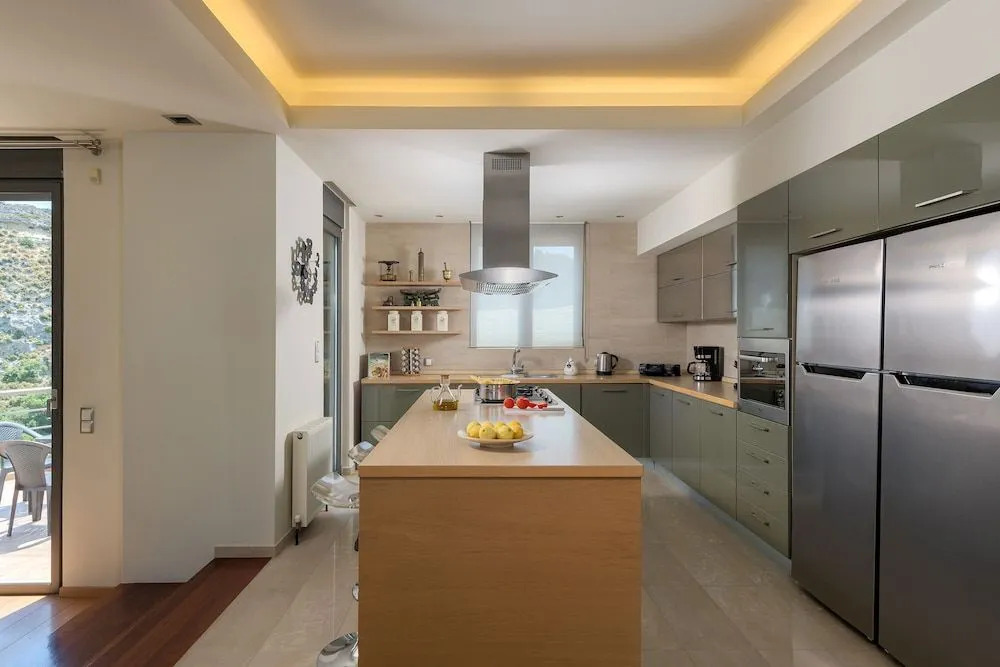 Ixian Hilltop Villa