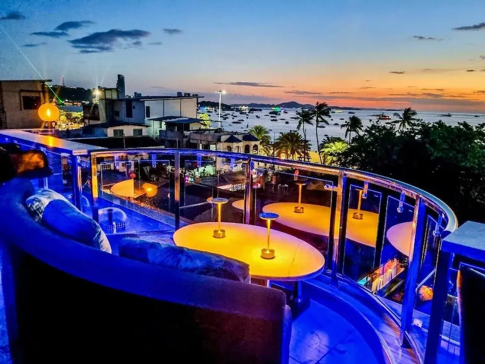 The Globe Hotel Bar and Restaurant