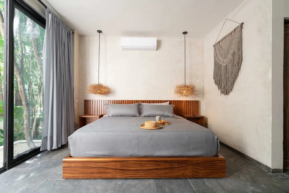 Twelve OClock - Luxury Villas