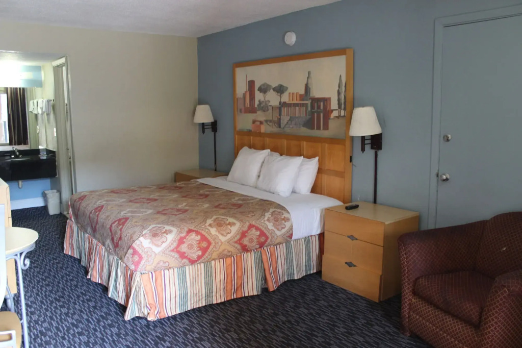 Tampa Inn Near Busch Gardens