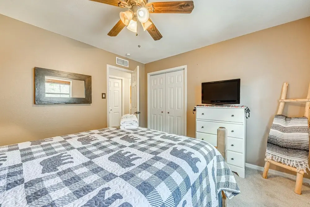 Ruidoso Mountain Home w/ 3 Decks & Grill!