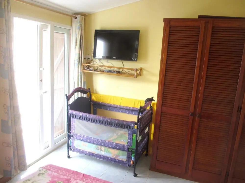 House with 3 Bedrooms in Grand Baie, with Pool Access, Enclosed Garden And Wifi - 500 M From the Beach
