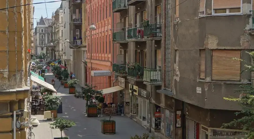 Balcony Flat Promenade