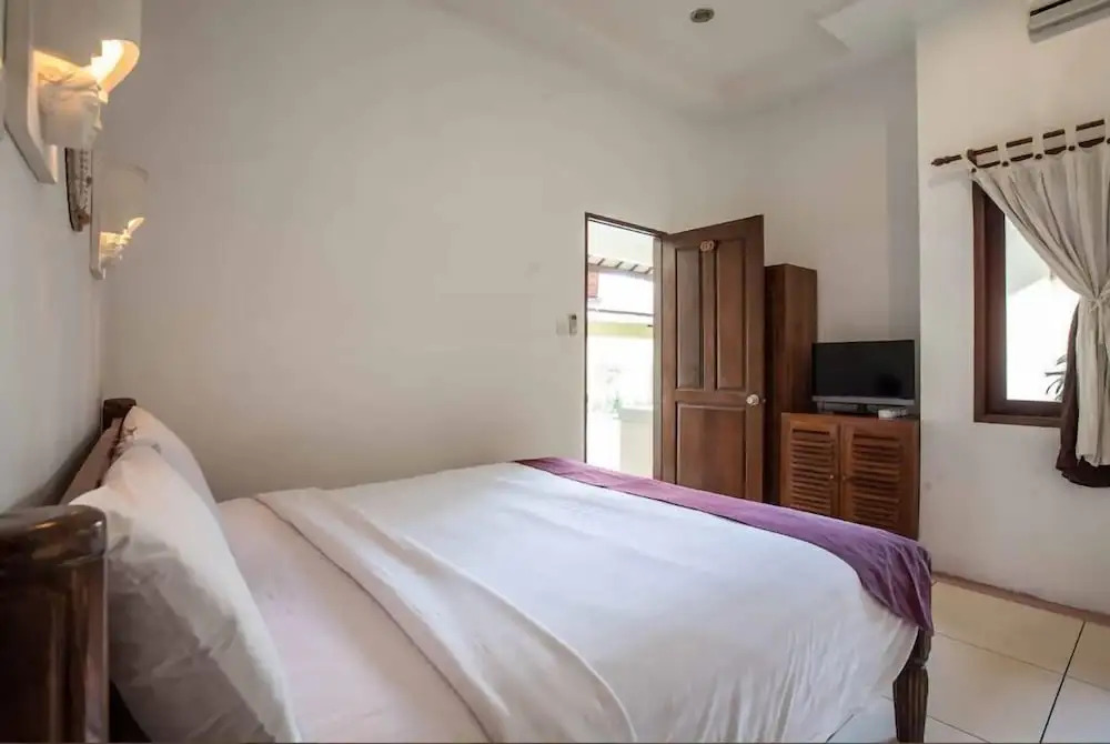 PB - Villa 3 - 3BR · 3-BR Private Pool Villa Walk to Seminyak Beach