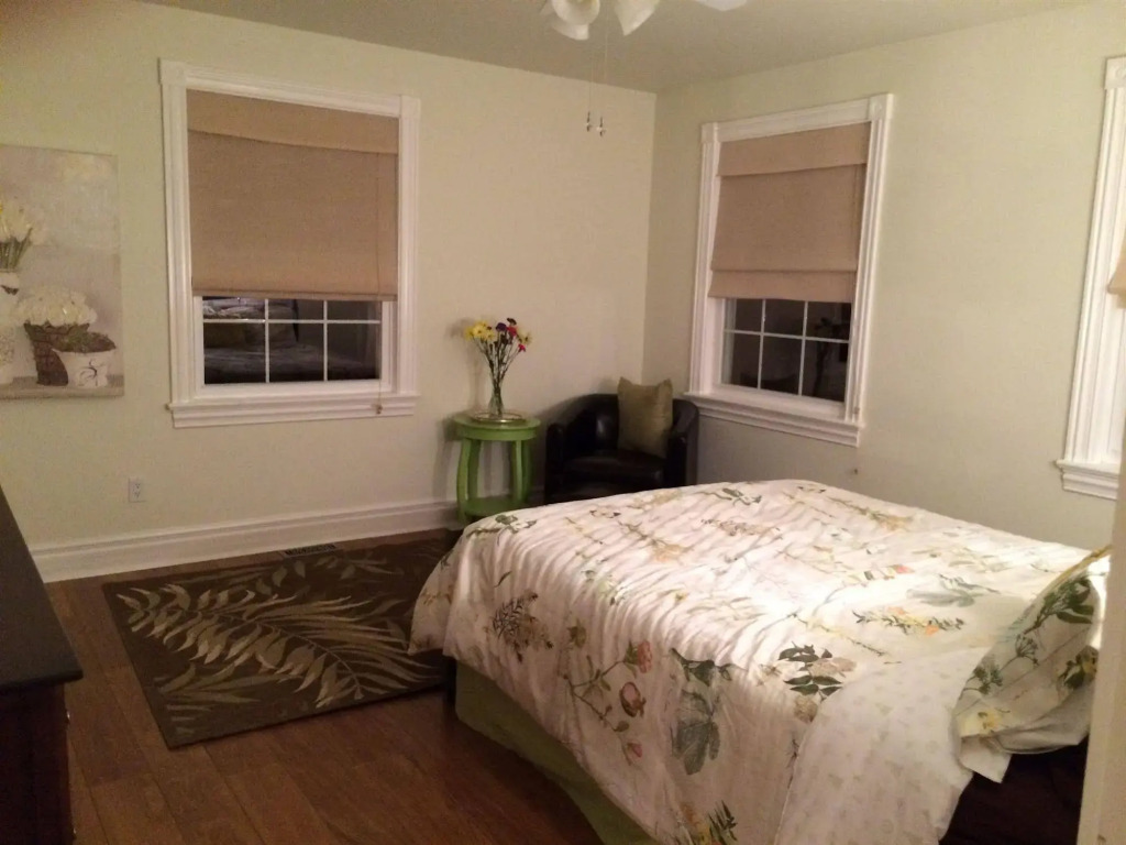 Windsong Manor Bed & Breakfast