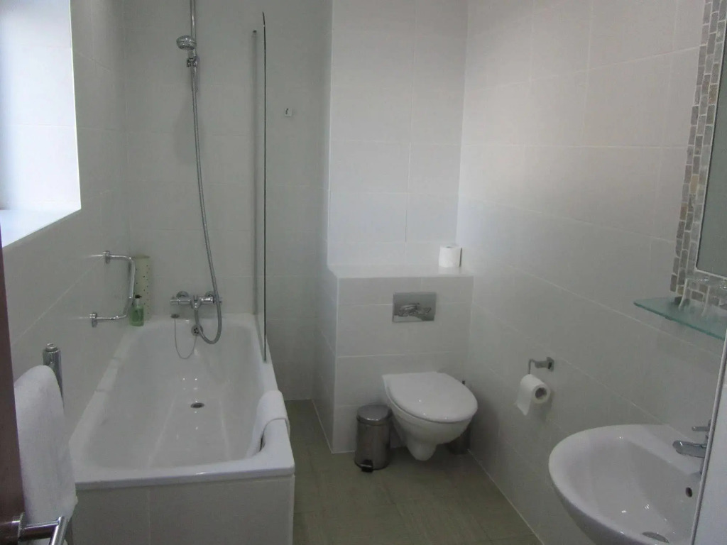 Ommaroo Hotel