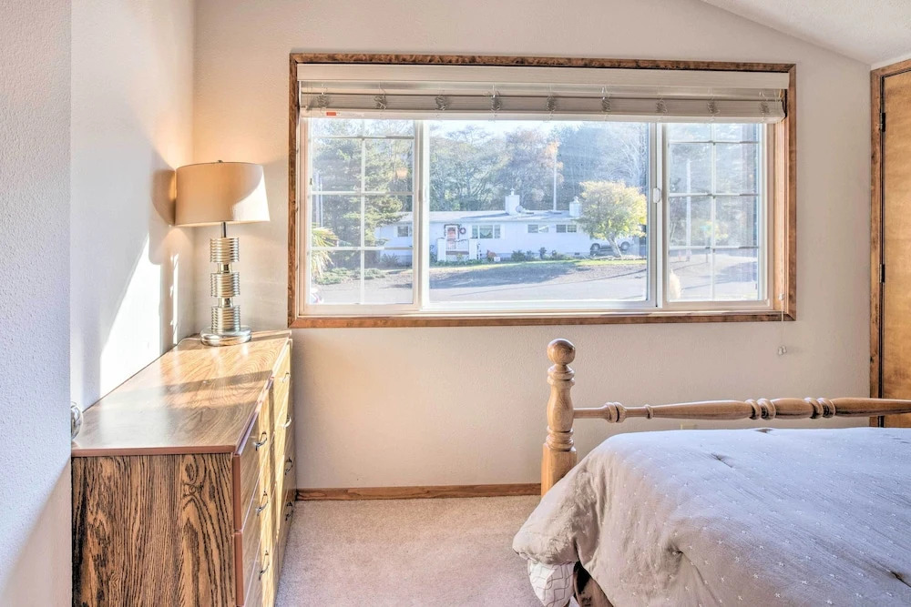 Pet-Friendly Rockaway Beach Home w/ Fire Pit