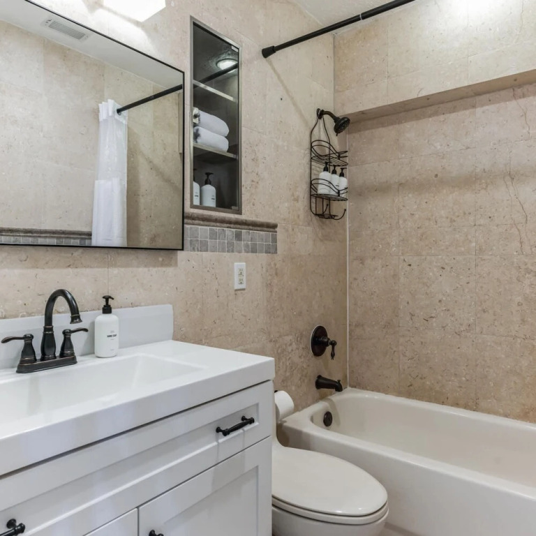 Kasa Laguna 5BD 2BA With Pool Putting Green, Fort Lauderdale