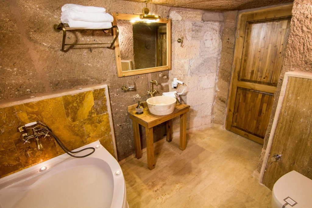 Caldera Cave Hotel