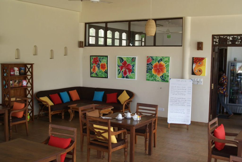 Lanka Beach Boutique Bungalows & Grand Villa