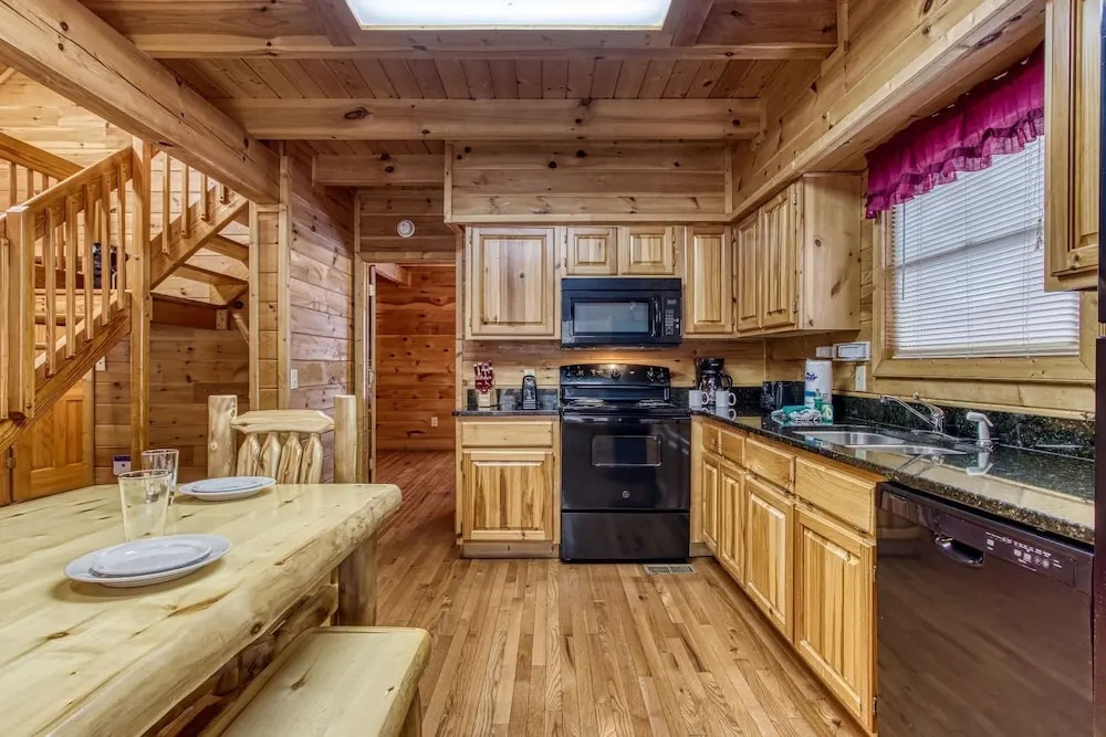 Point Of View - Spacious 2 Bedroom With a Loft Just off Glades Road 2 Cabin by RedAwning
