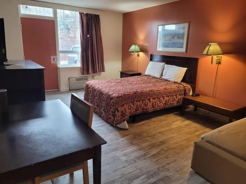 Town Centre Inn - Parry Sound
