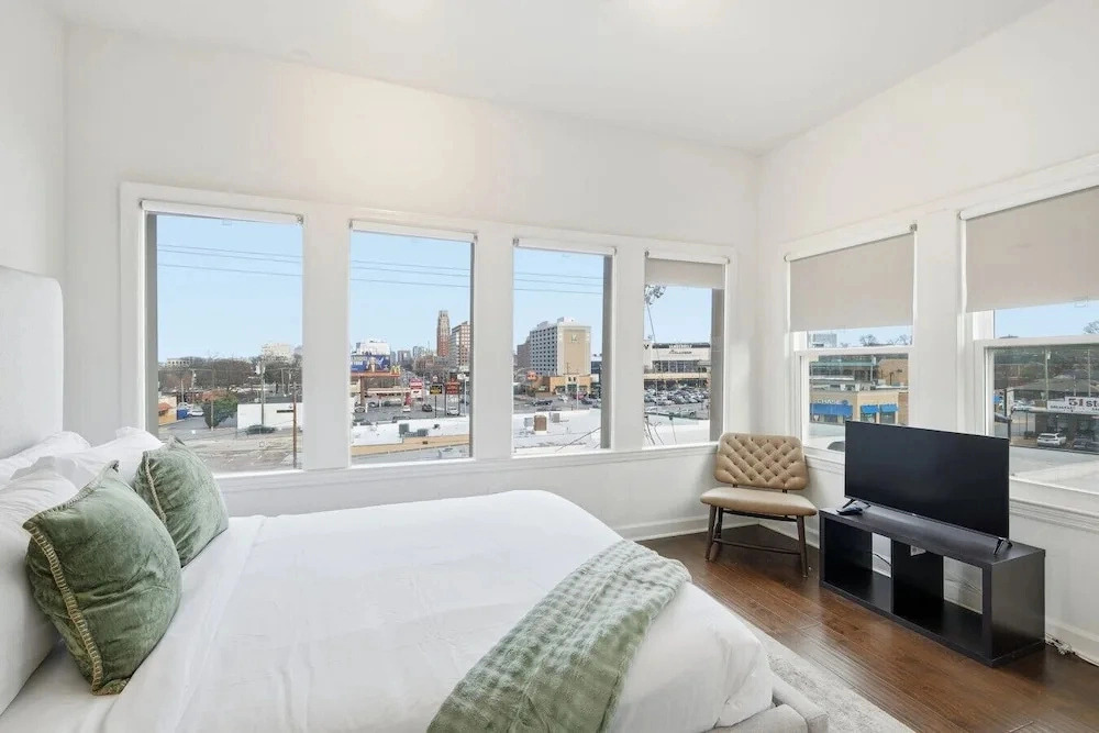 Apex Executive Apartments - 30th Ave