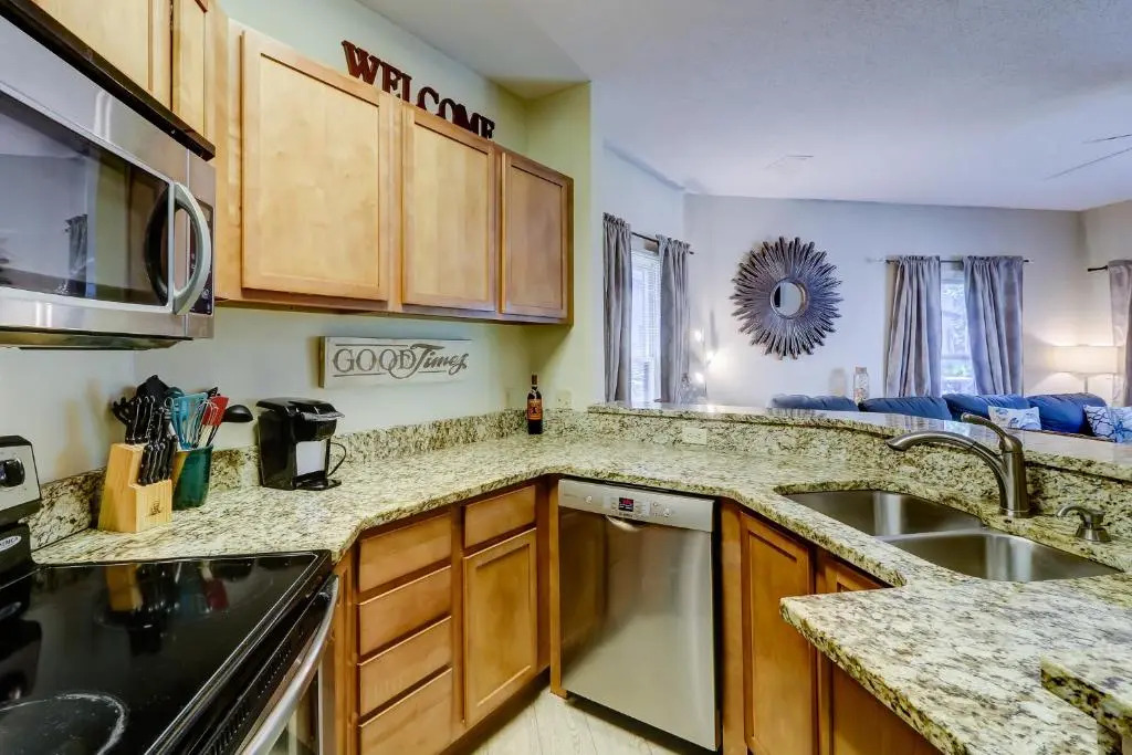 6 Ocean Breeze 3 BR Forest Beach Condo