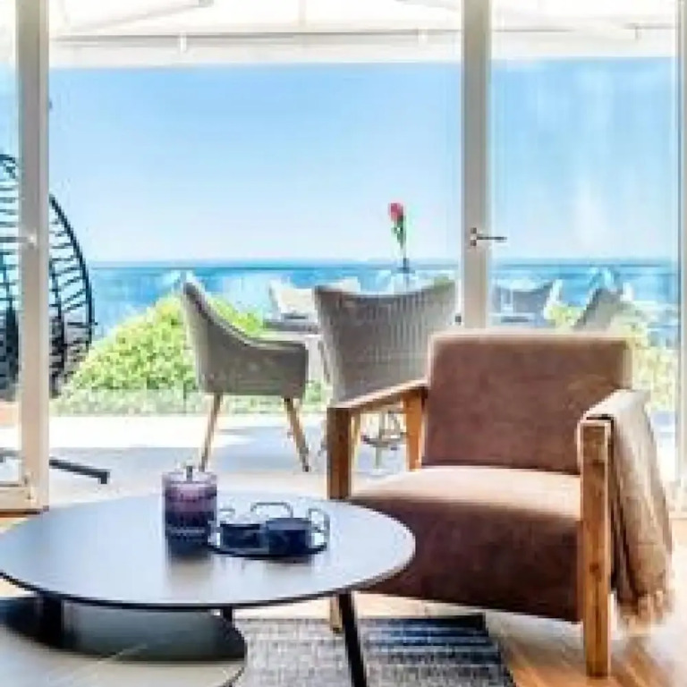 Beachy Apartment w Pool Ocean Views Beach Steps