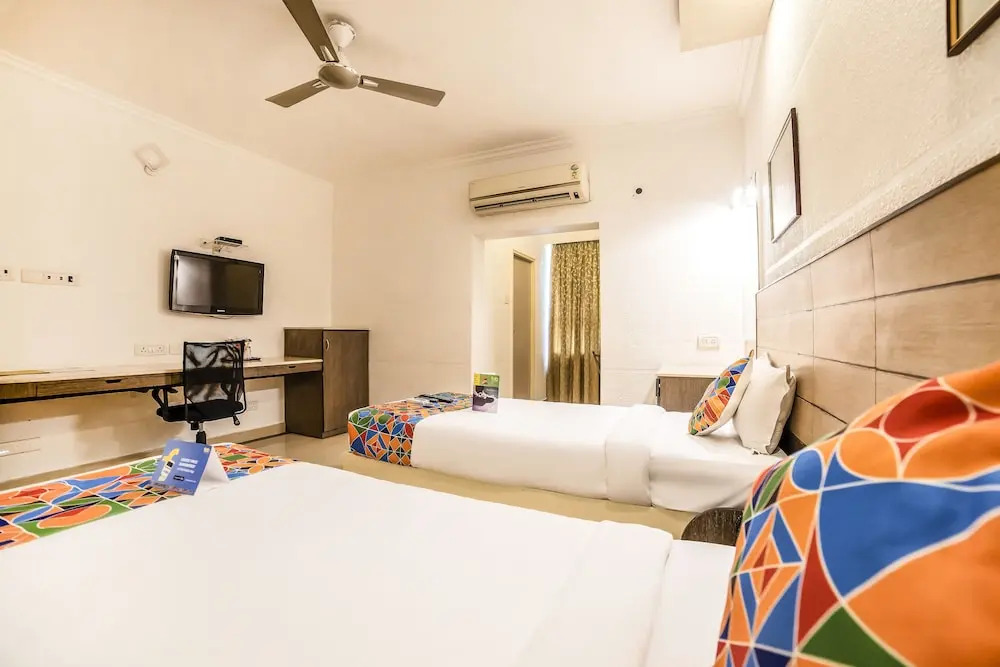 FabHotel Flamingo Anna Nagar