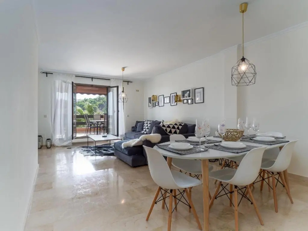 2297 Superb 2 bedrooms with seaview