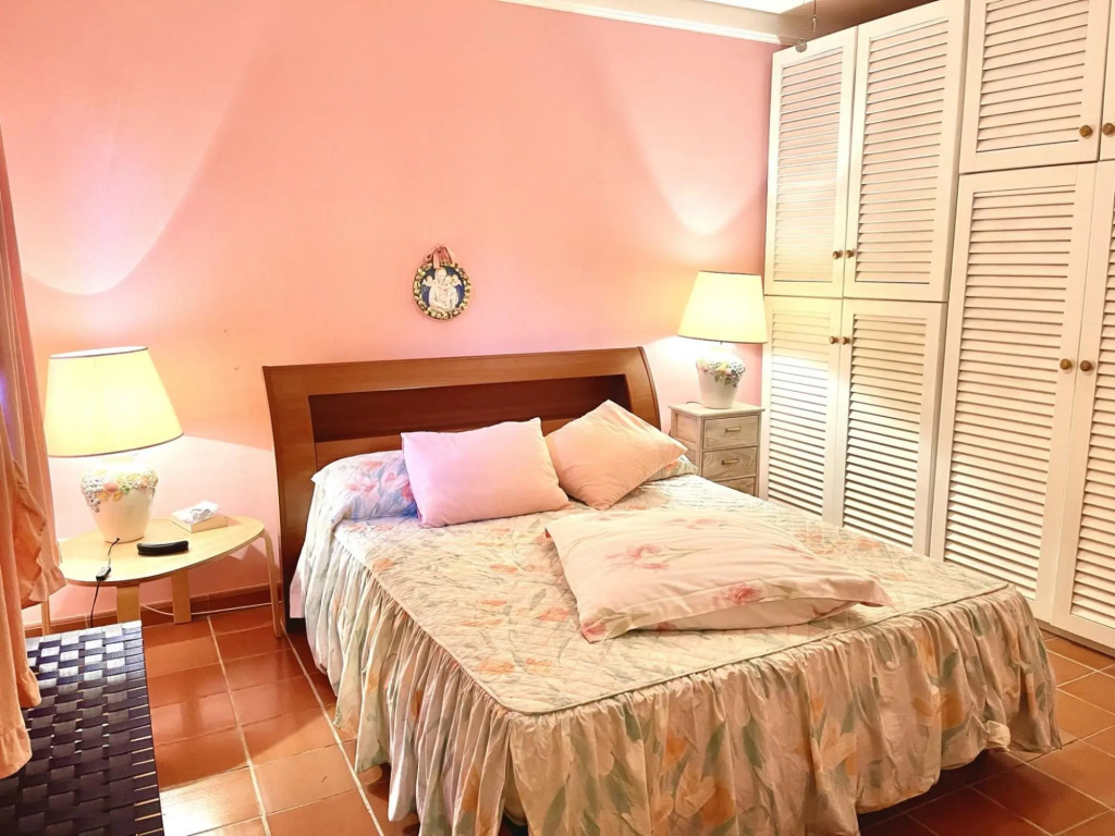 Villa in Posizione Panoramica-Villa Punta Pareti