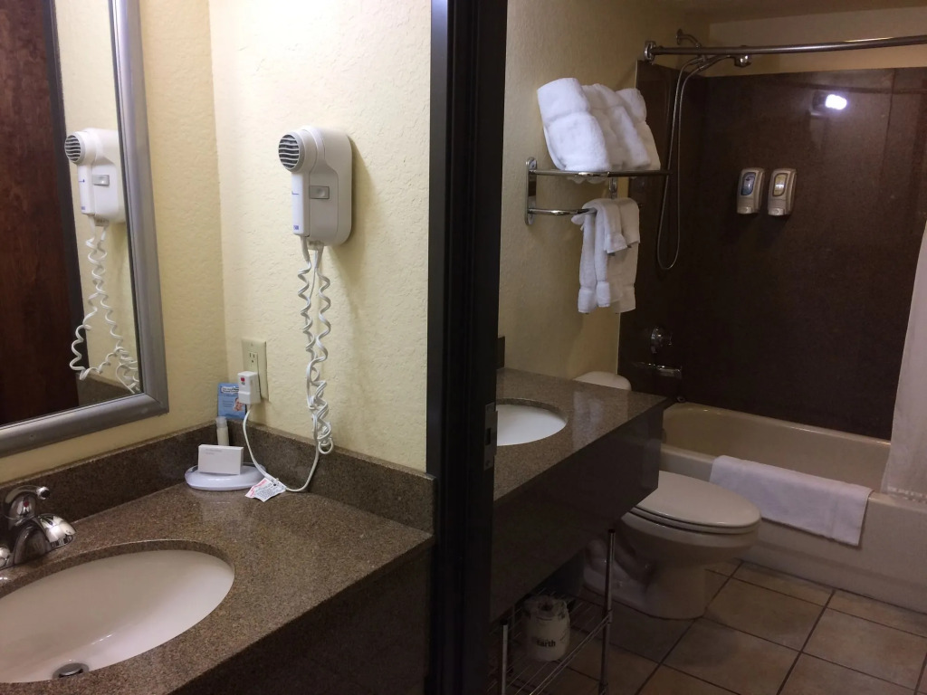 Markham House Suites