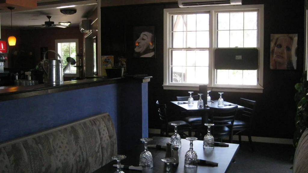 Elizabethan Inn