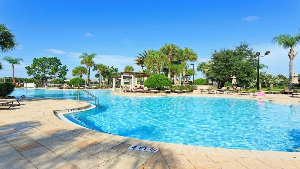 6 BR Home Windsor Hills Sleeps 12 - DVM 1952