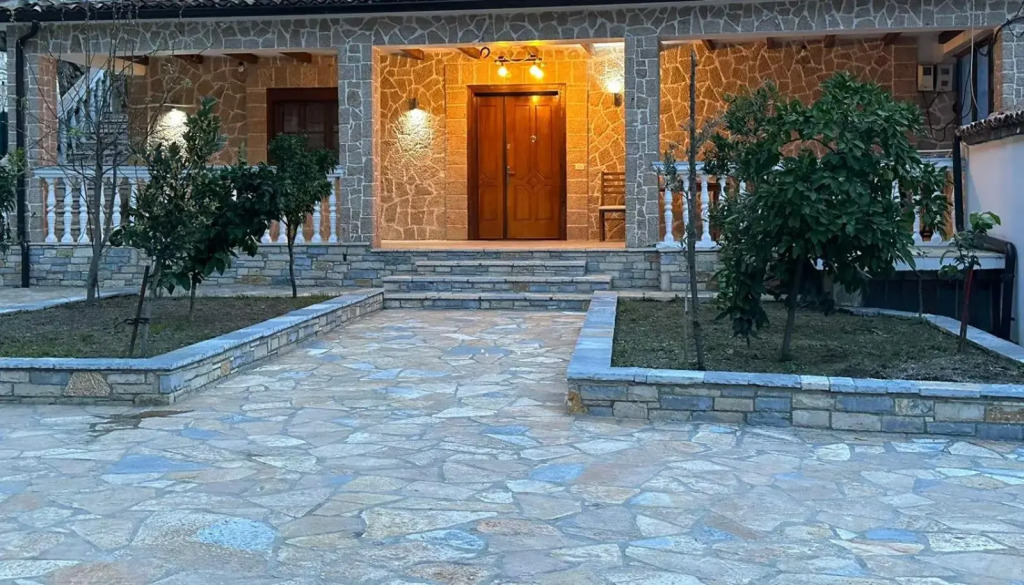 Eni entire guesthouse