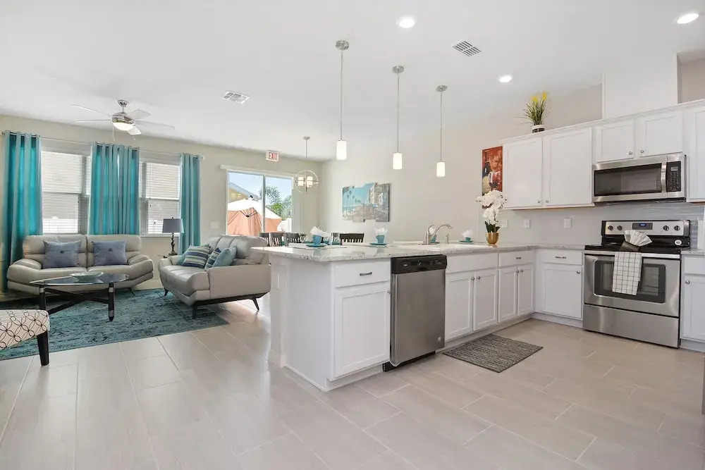 Four Bedroom Sleeps 10 w Gameroom 5152a