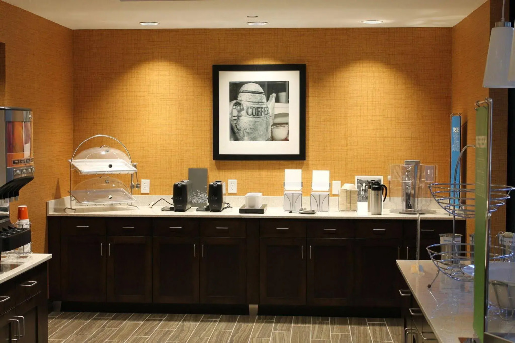 Hampton Inn & Suites - DeLand