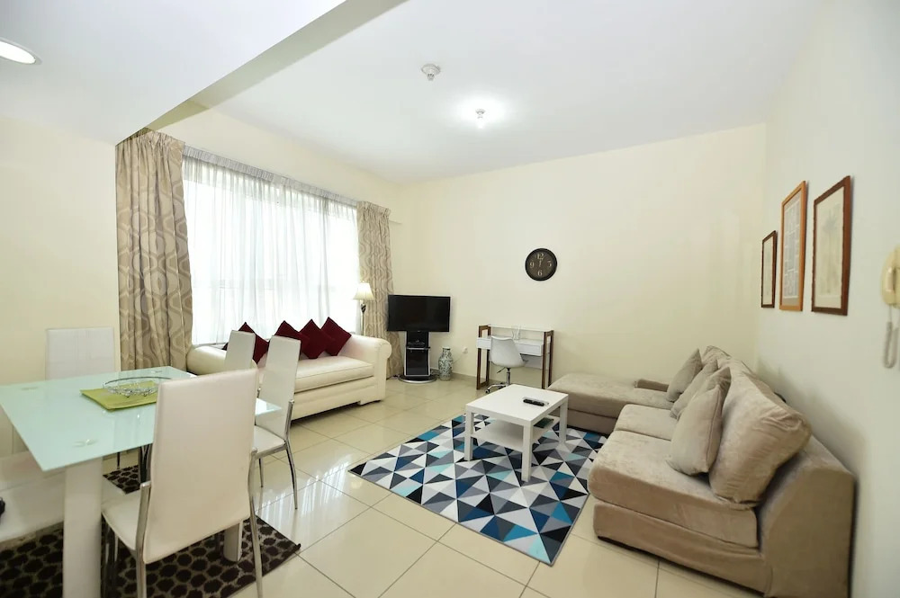 One Bedroom Apt. in JLT near Metro Station -AWD