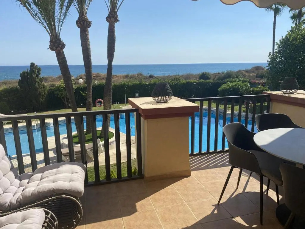 Front Line Beach Studio Apartment
